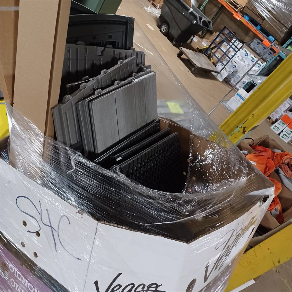 Events Viewbid 2 Outdoor storage shed units (see description)